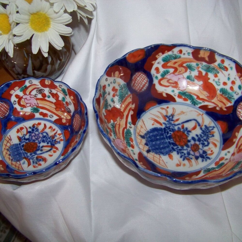 2 Antique 19th Century Japanese Imari Bowls Wavy Scalloped Rims